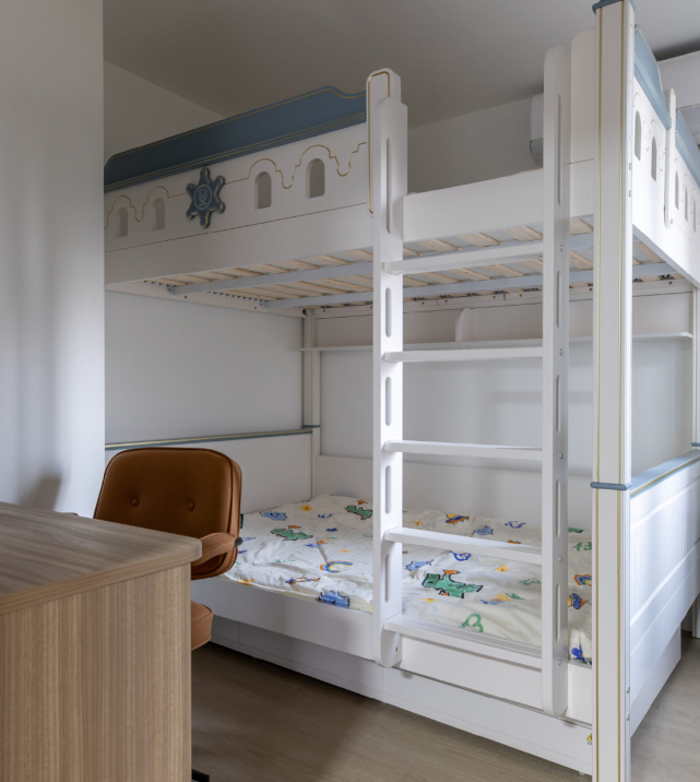 Phòng ngủ con lựa chọn bố trí giường tầng để tối ưu hóa diện tích trong không gian nhỏ